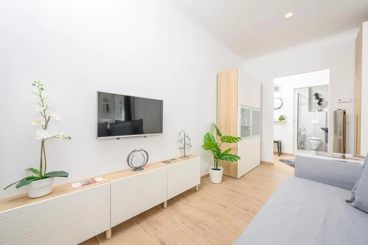 Hideaway Favoriten Vienna 0*,  Austria